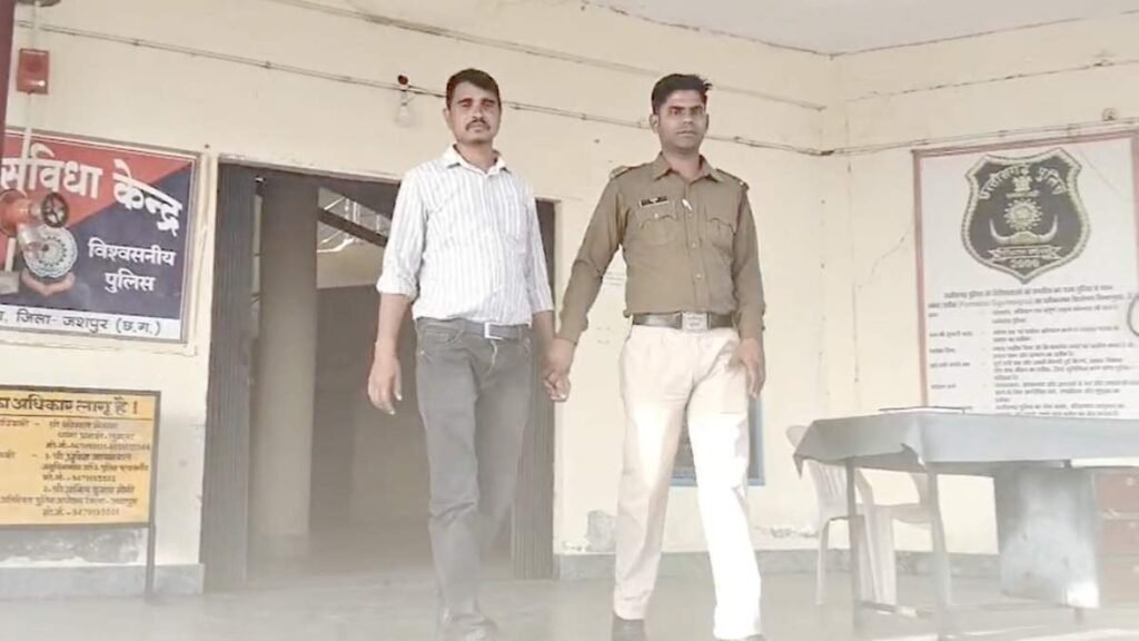 धान खरीदी में करोड़ों का फर्जीवाड़ा: अपेक्स बैंक की रिपोर्ट पर 6 के खिलाफ FIR, फड़ प्रभारी गिरफ्तार