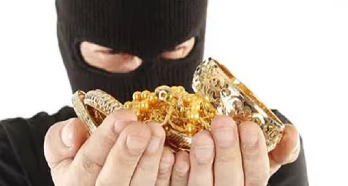 CG Jewellery Theft Case: एक रात में उड़ गए 1 करोड़ के गहने! छत्तीसगढ़ के इस जिले में ज्वेलरी शॉप को बनाया निशाना