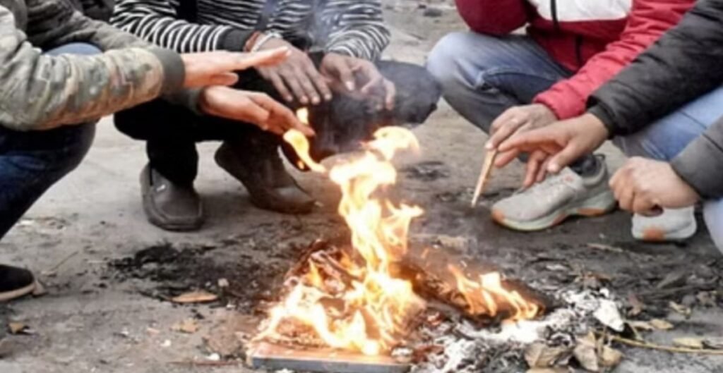 CG Weather News: छत्तीसगढ़ में कड़ाके की ठंड का कहर, शीतलहर की चेतावनी; तापमान 3.5 डिग्री तक गिरा शीतलहर