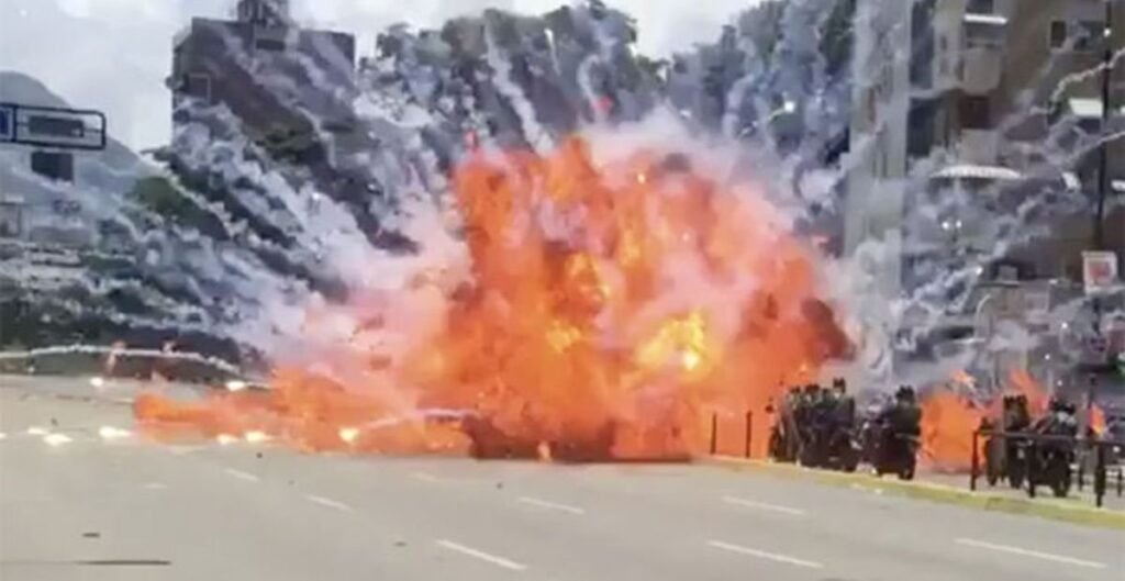 वेनेजुएला की राजधानी कराकस में कई धमाके, आसमान में दिखे लड़ाकू विमान; अमेरिकी हमले की आशंका कराकस