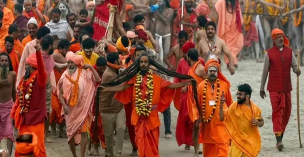 माघ मेला 2026: सात साल से खड़े साधु बने श्रद्धालुओं के आकर्षण का केंद्र माघ मेला